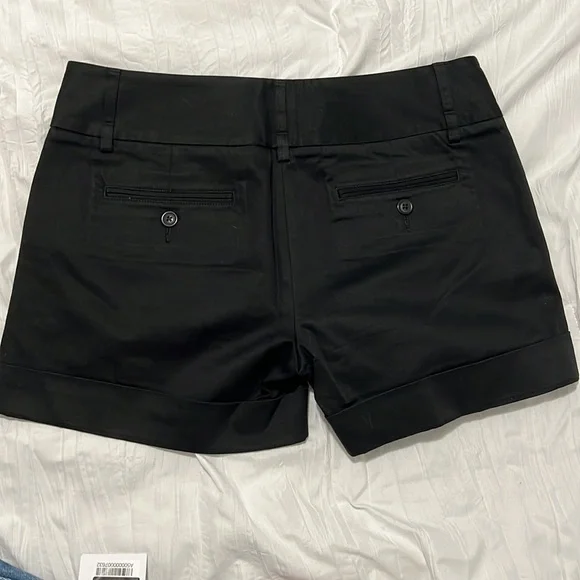 Express dress shorts. Black. Size 6. Brand new. - Picture 2 of 4